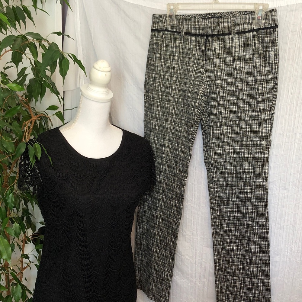 NEW YORK & COMPANY Sz 2 black white plaid pants & BANANA REPUBLIC Sz 4 lace top